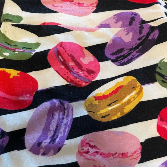 Lularoe Macaroon Leggings OS (fits 0-12) - Picture 2 of 3